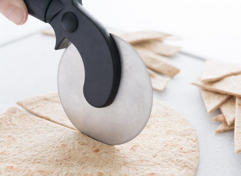 How To Use A Pizza Cutter Properly Without Damaging Your Pizza How To Use A Pizza Cutter Properly Without Damaging Your Pizza