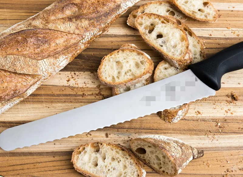 Versatile Bread Knife for All Baking Needs