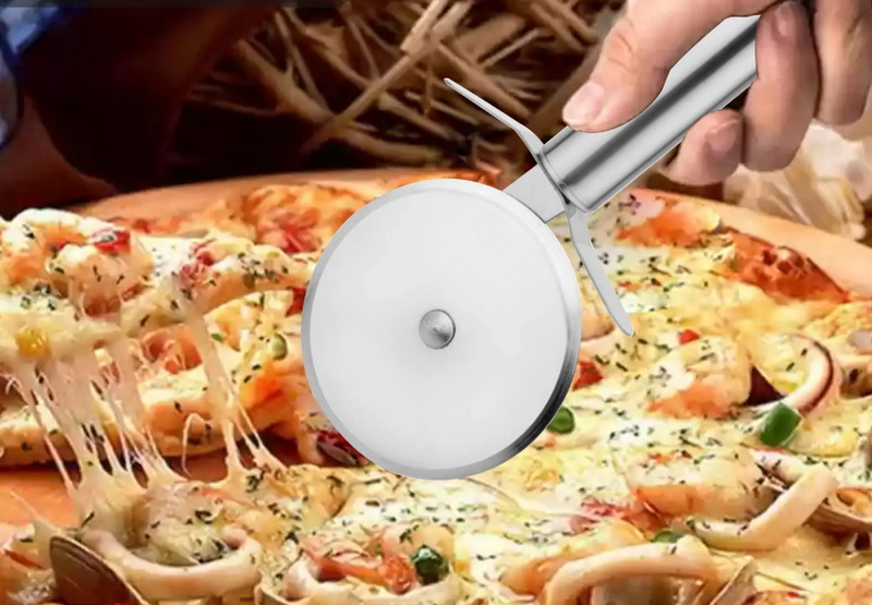 Stainless Steel vs Plastic Pizza Cutters Which Is Better