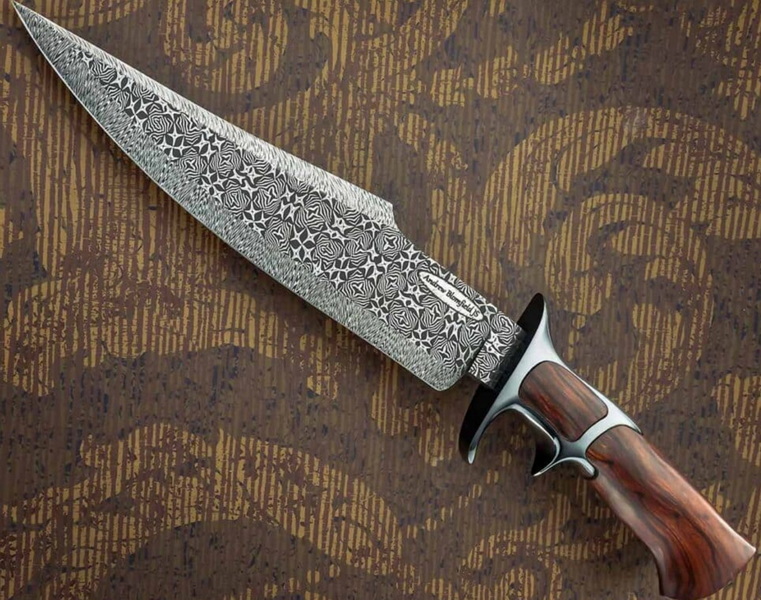 Unique Patterns In Custom Damascus Knives