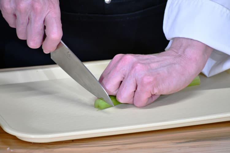 How to Hold a Kitchen Knife4