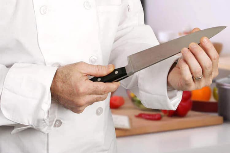 How to Properly Sharpen a Kitchen Knife1