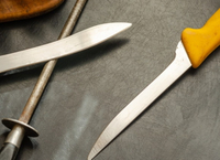 //irrorwxhopolln5m.ldycdn.com/cloud/llBpjKlilqSRllqjkmilkq/Paring-Knife-Vs-Boning-Knife-When-To-Use-Each.jpg