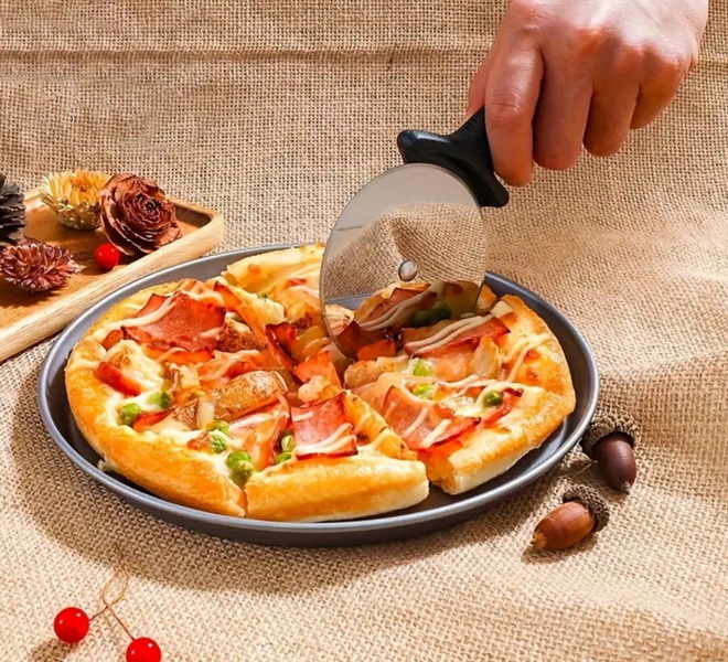 Best Pizza Cutters for Reducing Hand Strain Best Pizza Cutters for Reducing Hand Strain