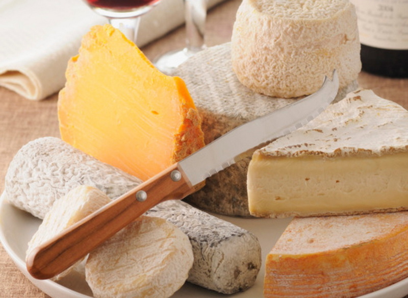 How Cheese Knife Shapes Affect Cutting Different Cheeses.jpg