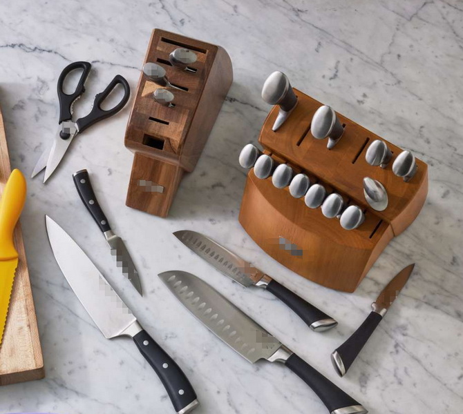 The Ultimate Guide To Buying A Kitchen Knife Set.jpg