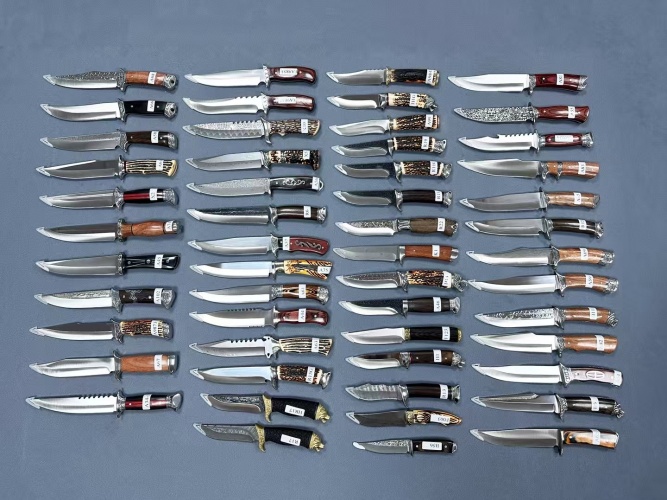 custom fixed knives