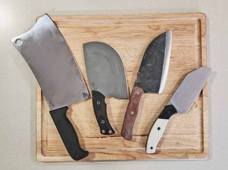 Carbon Steel Vs Stainless Steel Cleaver