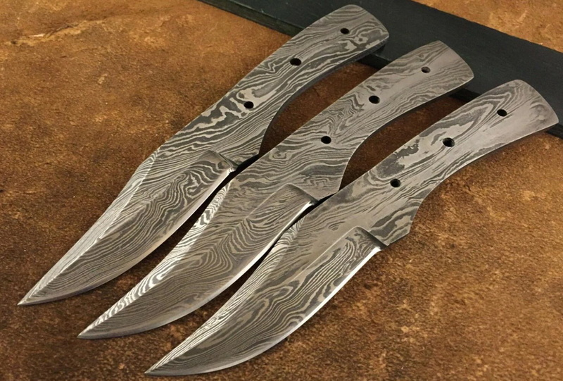 Distinctive Damascus Knife Design