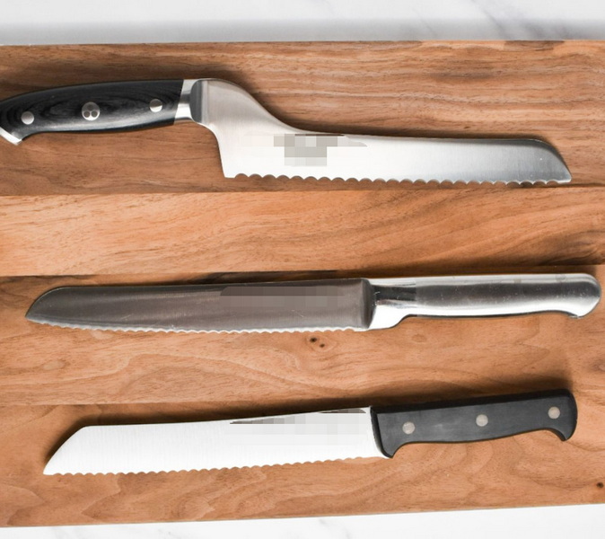 Serrated Knife vs Chef Knife Serrated Knife vs Chef Knife