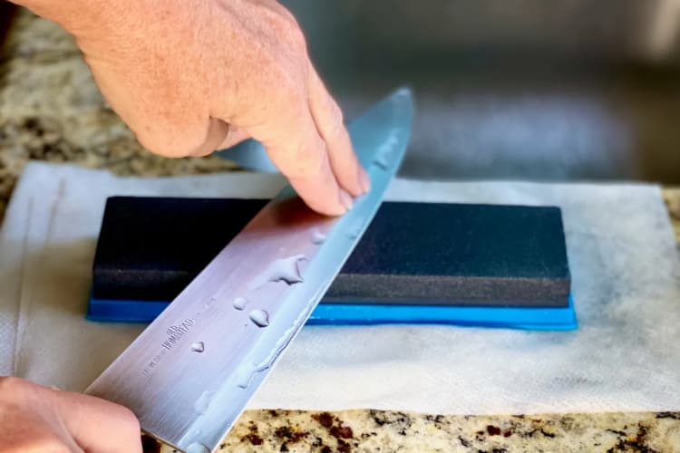 How to Properly Sharpen a Kitchen Knife3