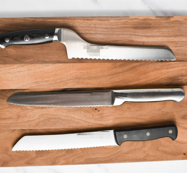 Which Bread Knife Cuts Smoother Serrated or Straight