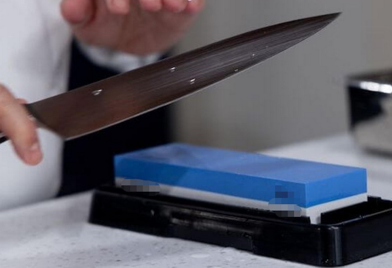 Keep Your Paring Knife Razor Sharp (2) Keep Your Paring Knife Razor Sharp (2)