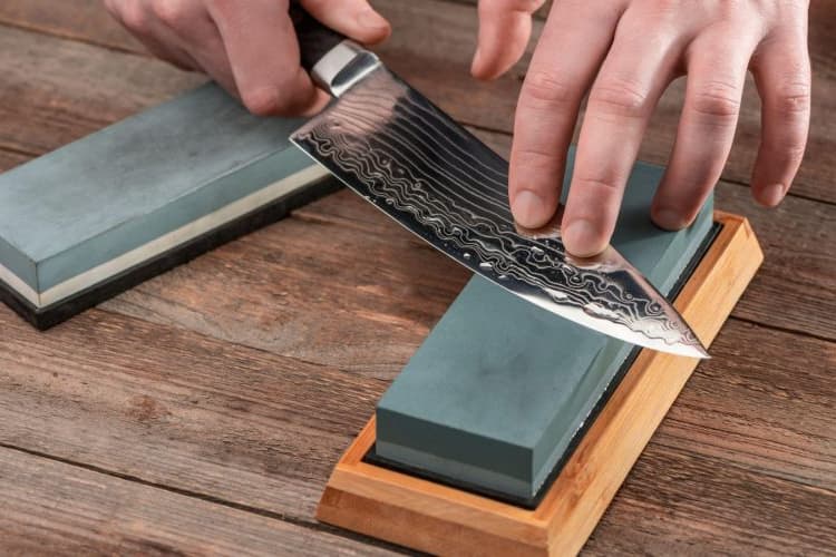 How to Properly Sharpen a Kitchen Knife6.jpg