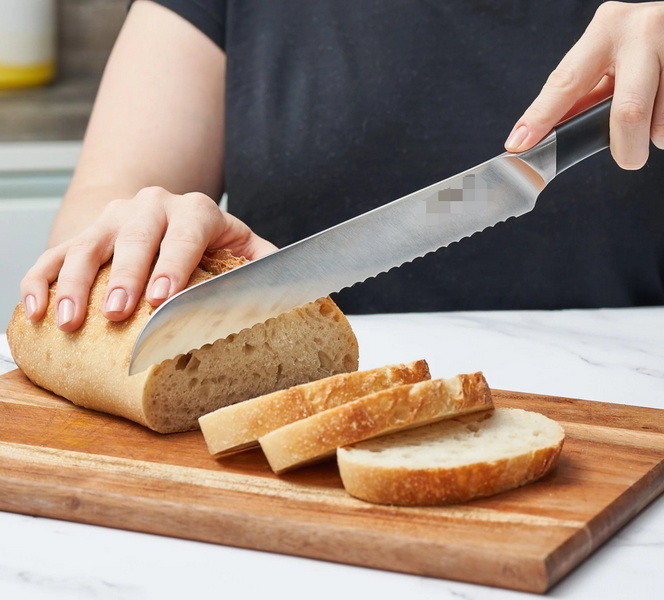 Comfortable Bread Knives for Home Bakers