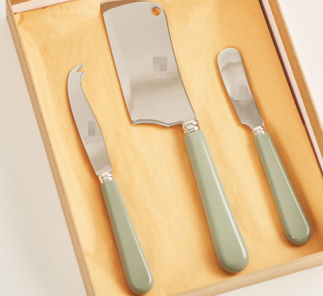 Cheese Knife Retail Benefits